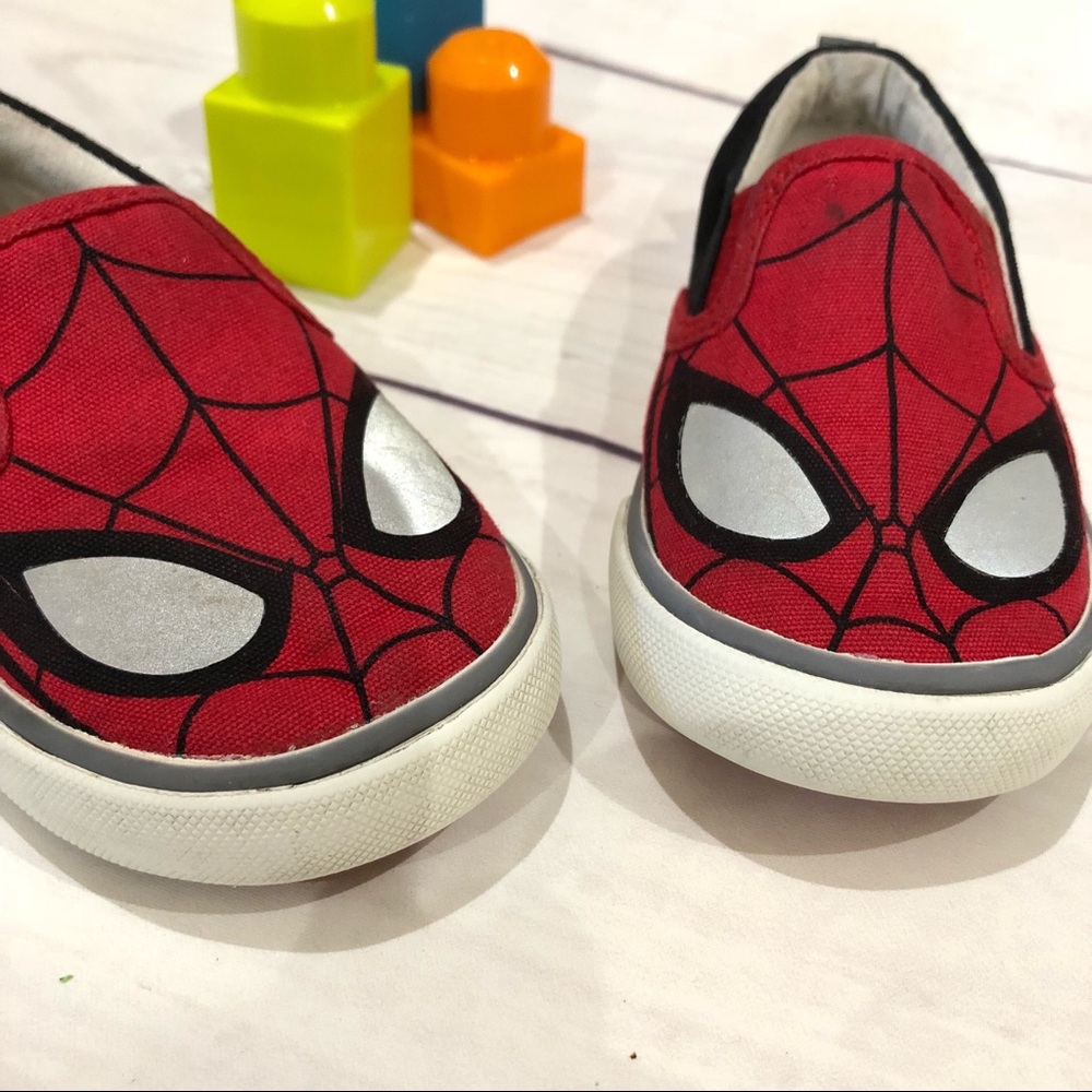 BabyGap (boy) | Marvel Spiderman Slip-On Sneakers - Picture 3 of 6